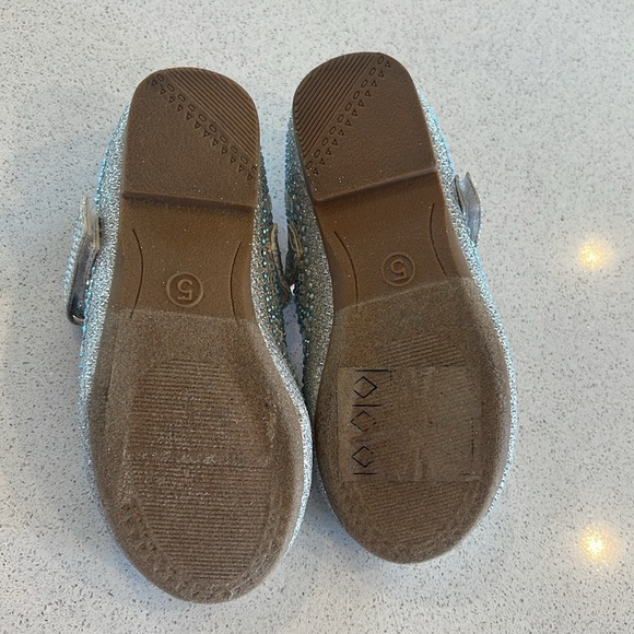 Olive and Edie Silver Shimmer Rhinestone Flats Shoes Toddler Size 5 - Picture 7 of 9